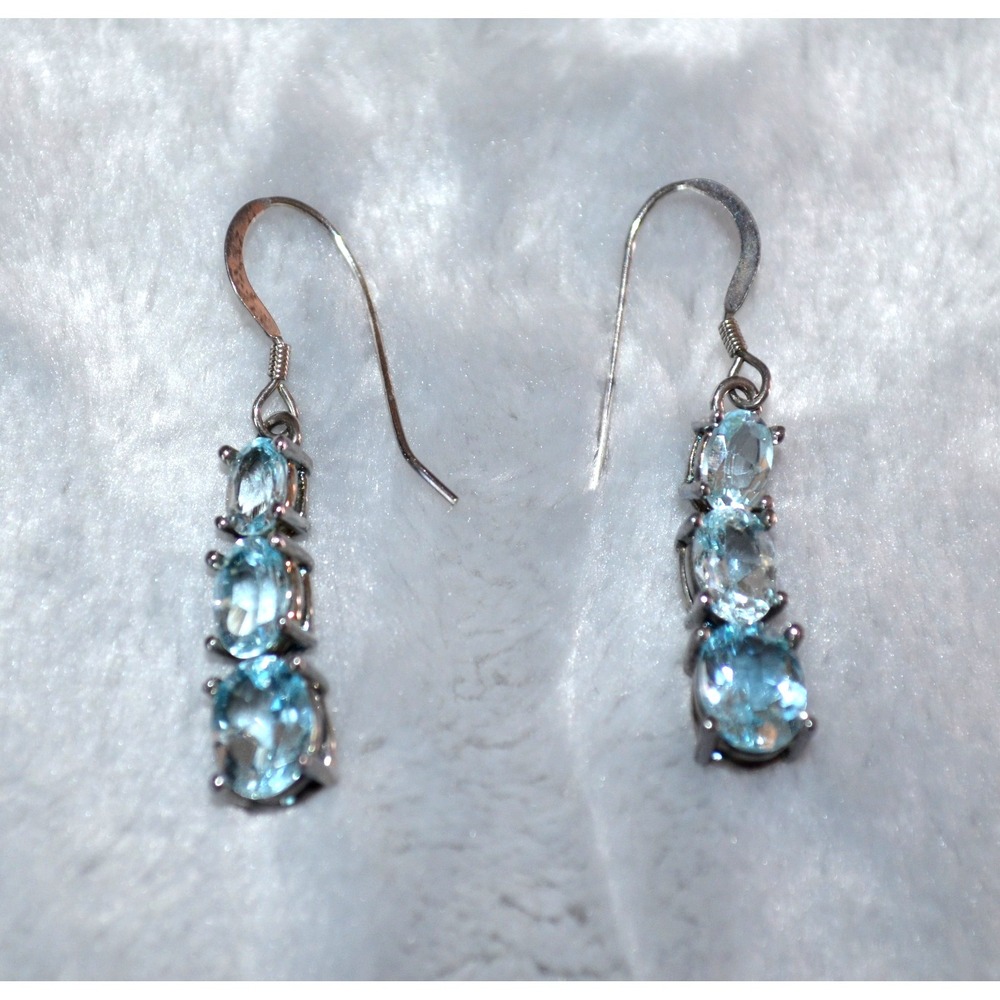 Silver Tone Pierced Wire Hook Earrings 1.5" Blue Aquamarine Stones‎